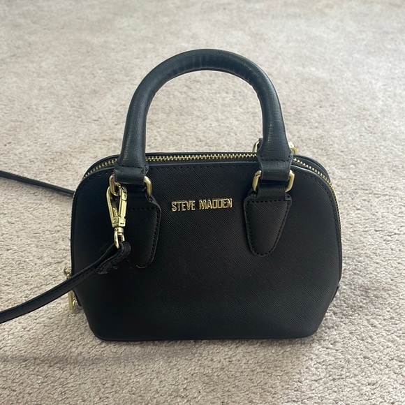Steve Madden Handbags - Steve Madden Crossbody